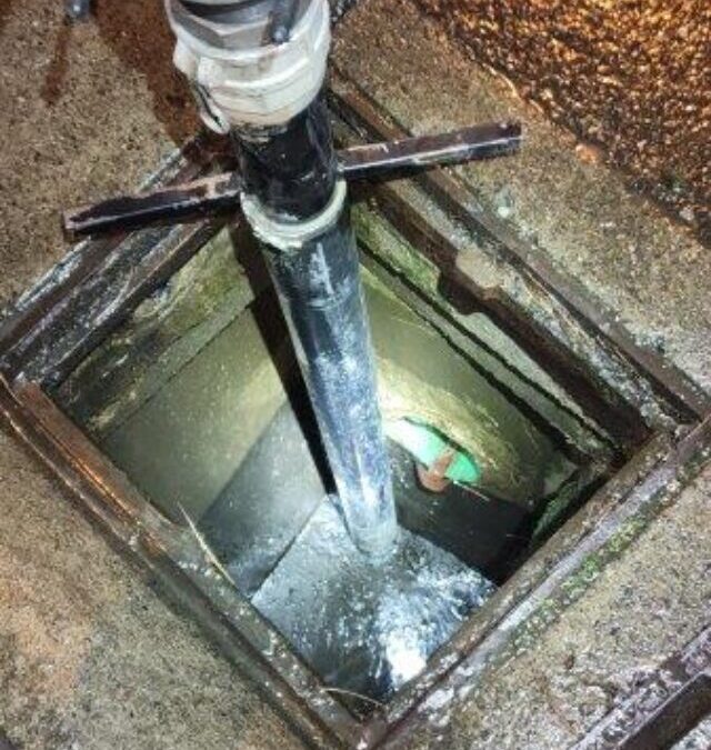 Hydraulic Oil Cleanup in Oak Bay