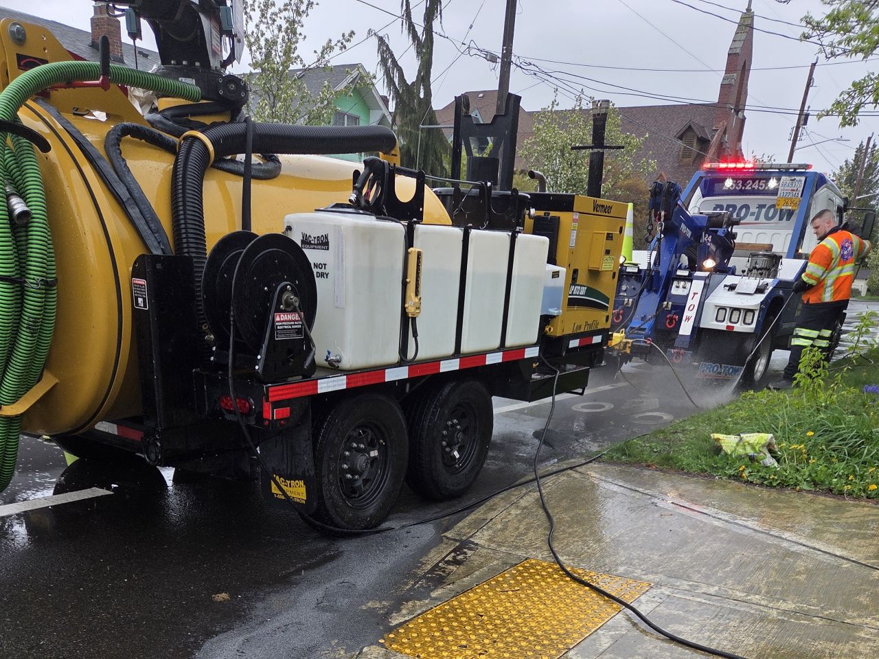 Oil spill cleanup in Seattle